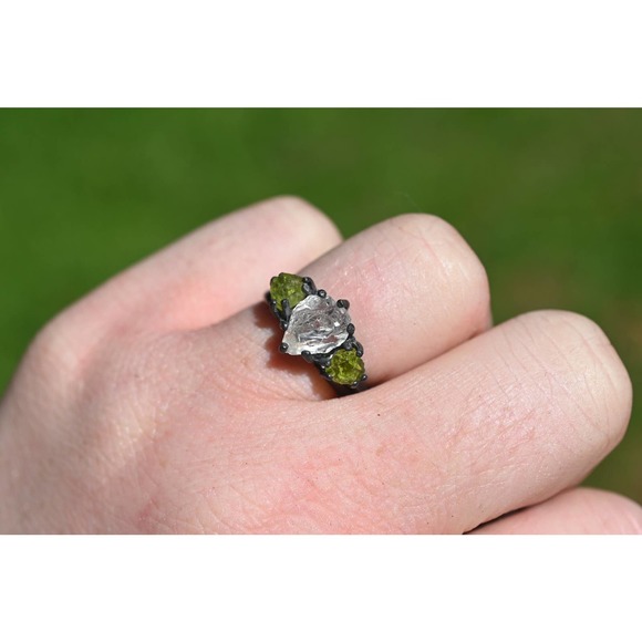 Uncut peridot ring set engagement or anniversary gift sizes 3 4 5 6 7 8 … - Picture 8 of 9